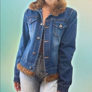 Adorable Brown Fur denim jacket . Fur trim around neckline sherpa trucker